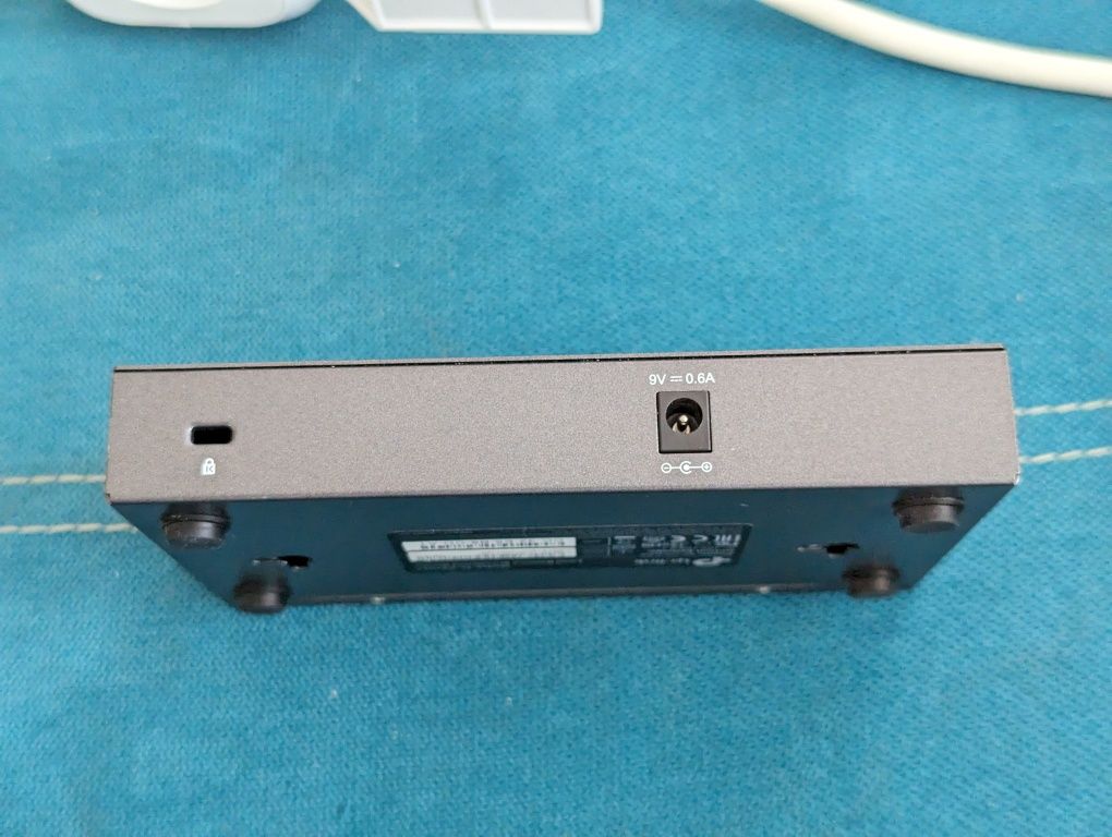 TP Link TL-R470T+ Router Do Dzielnia Pasma Zarządzanie Internetem