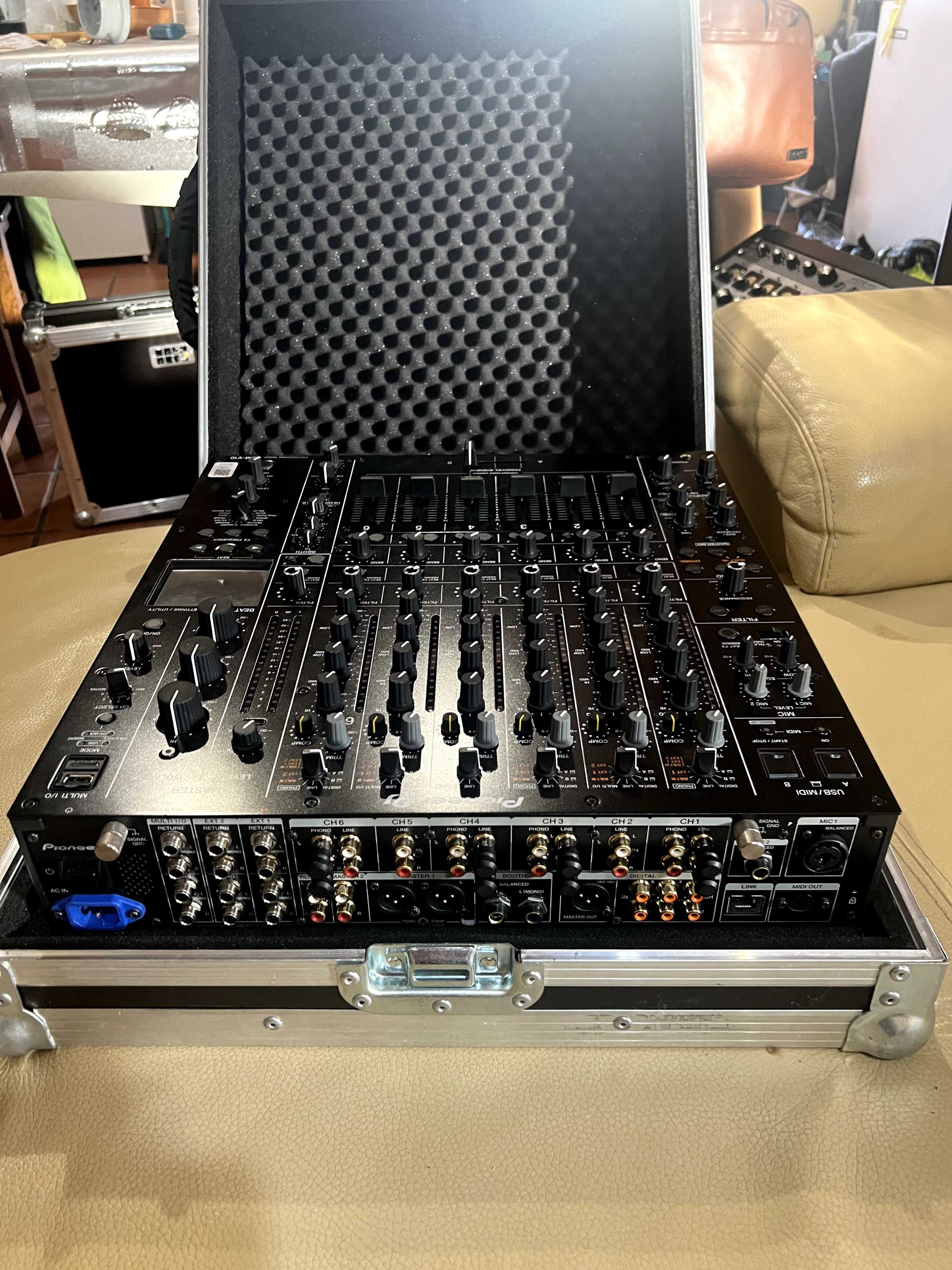 Pioneer V10 Mixer