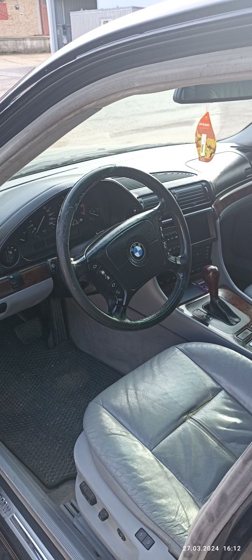Продам BMW 750 il