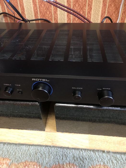 Продам підсилювач Advance A 12  +Rotel