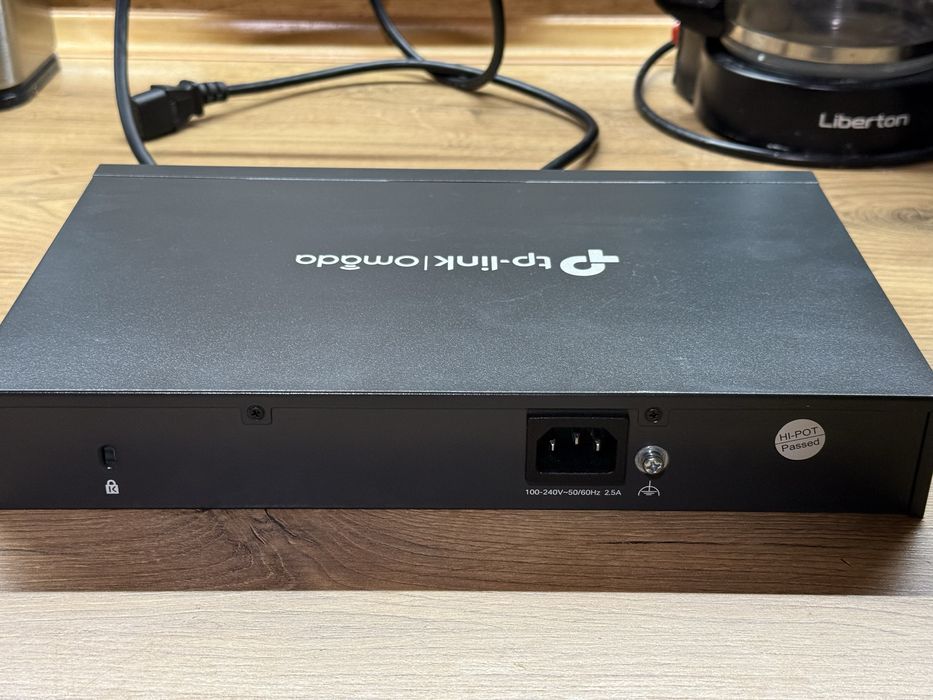 Комутатор мережевий TP-Link SG2210MP