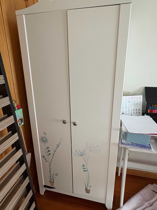 Roupeiro quarto criança