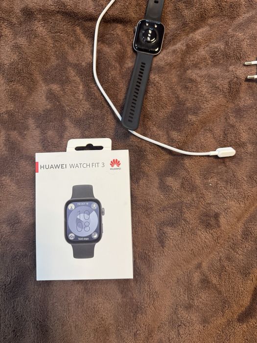 Смарт часи в відміному стані одягались пару раз и щяс без надобности