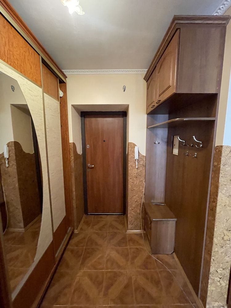 Неподалік ЦЕНТР Оренда 2 кім квартира вул. Коновальця 108