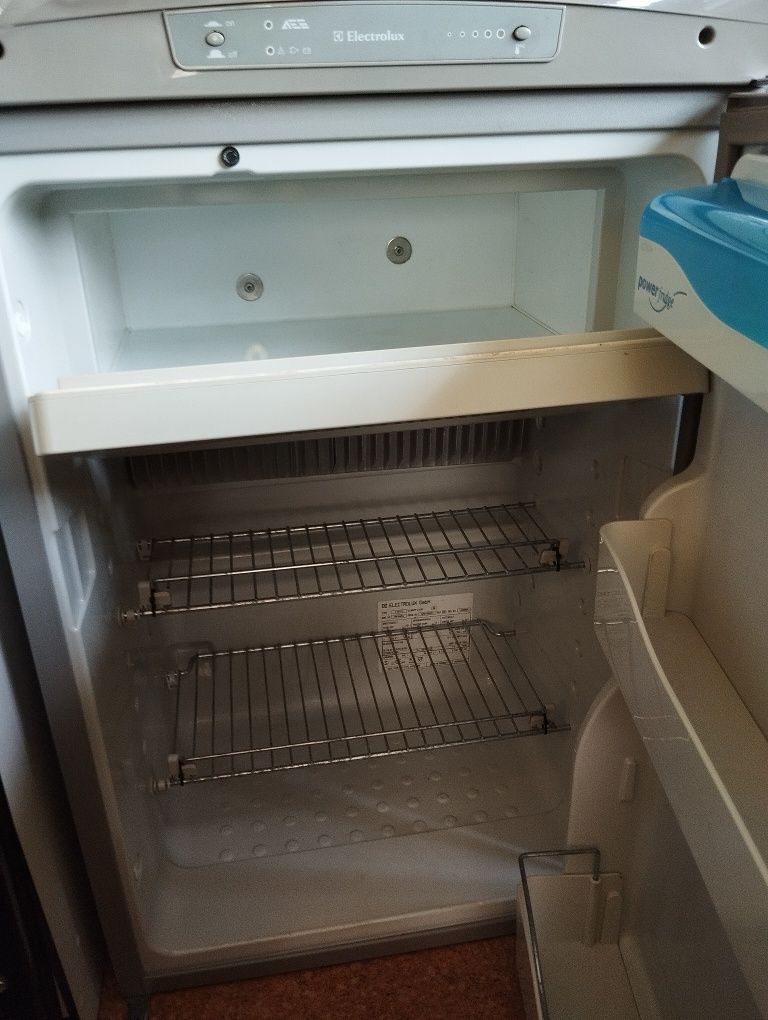 Lodówka Electrolux RM6405L do przyczepy kamper