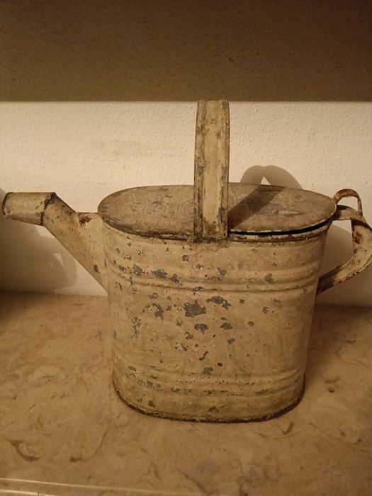 Regador com tampa vintage