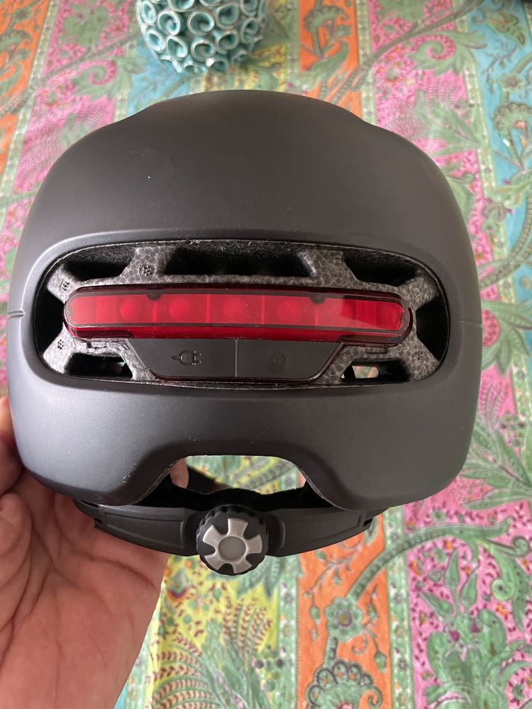 Capacete bicicleta skate inteligente Livall
