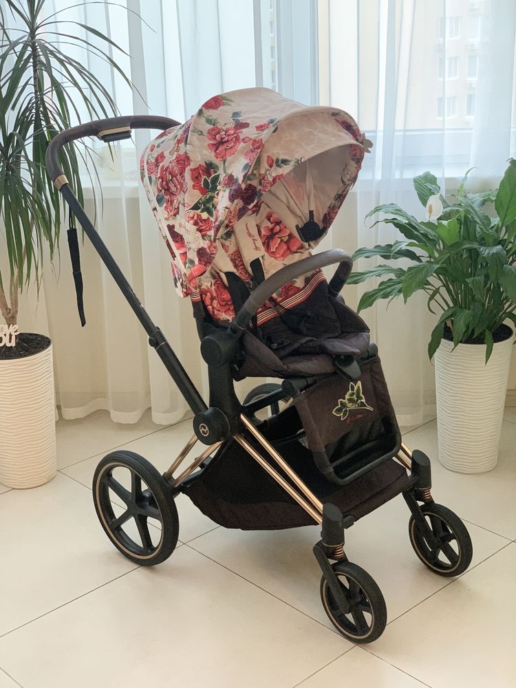 Прогулянкова коляска Cybex Priam Blossom Light на шасі Rosegold