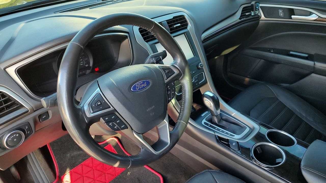 Автомобіль Ford Fusion 2013 Titanium