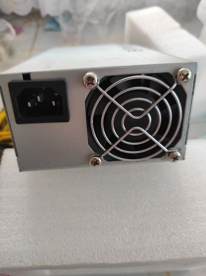 Блок живлення BITMAIN