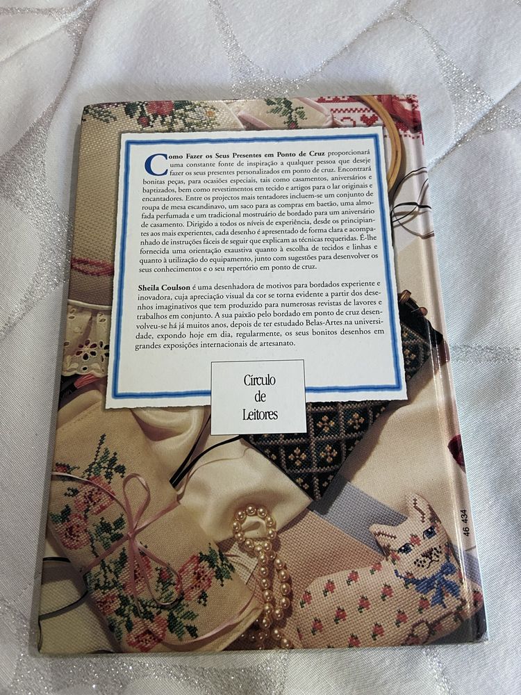 Livro “Como Fazer os seus Presentes em Ponto de Cruz”