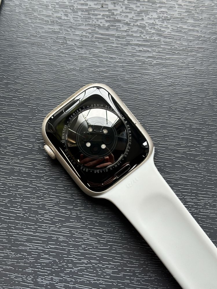 Apple Watch 7 45mm Starlight