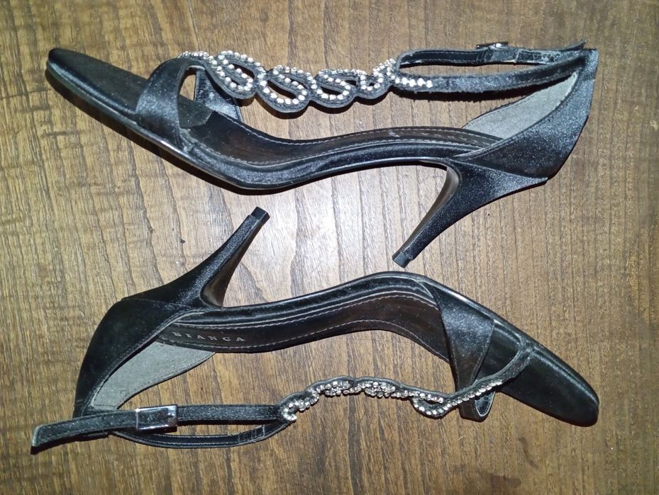 Sandálias Salto Pretas - Bianca