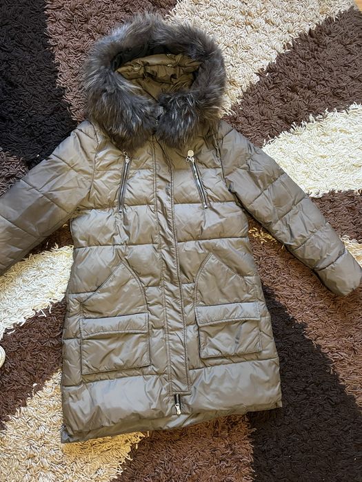 Пуховик(куртка) коричневого кольору з натуральним хутром