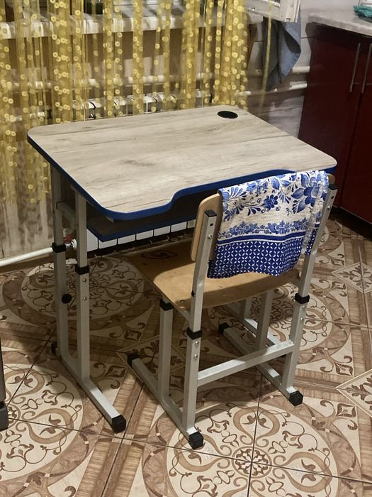 Стол для школьника