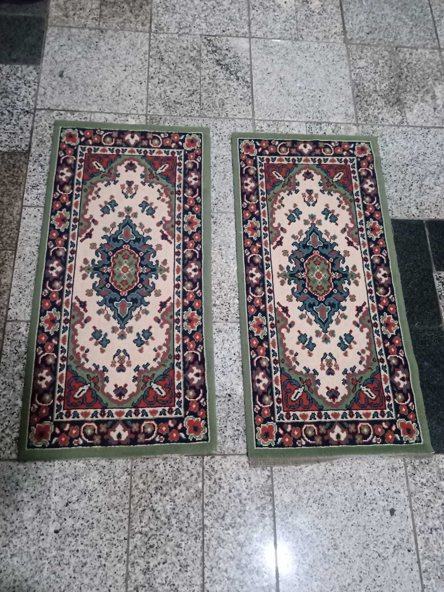 Conjunto de 3 carpetes em muito bom estado