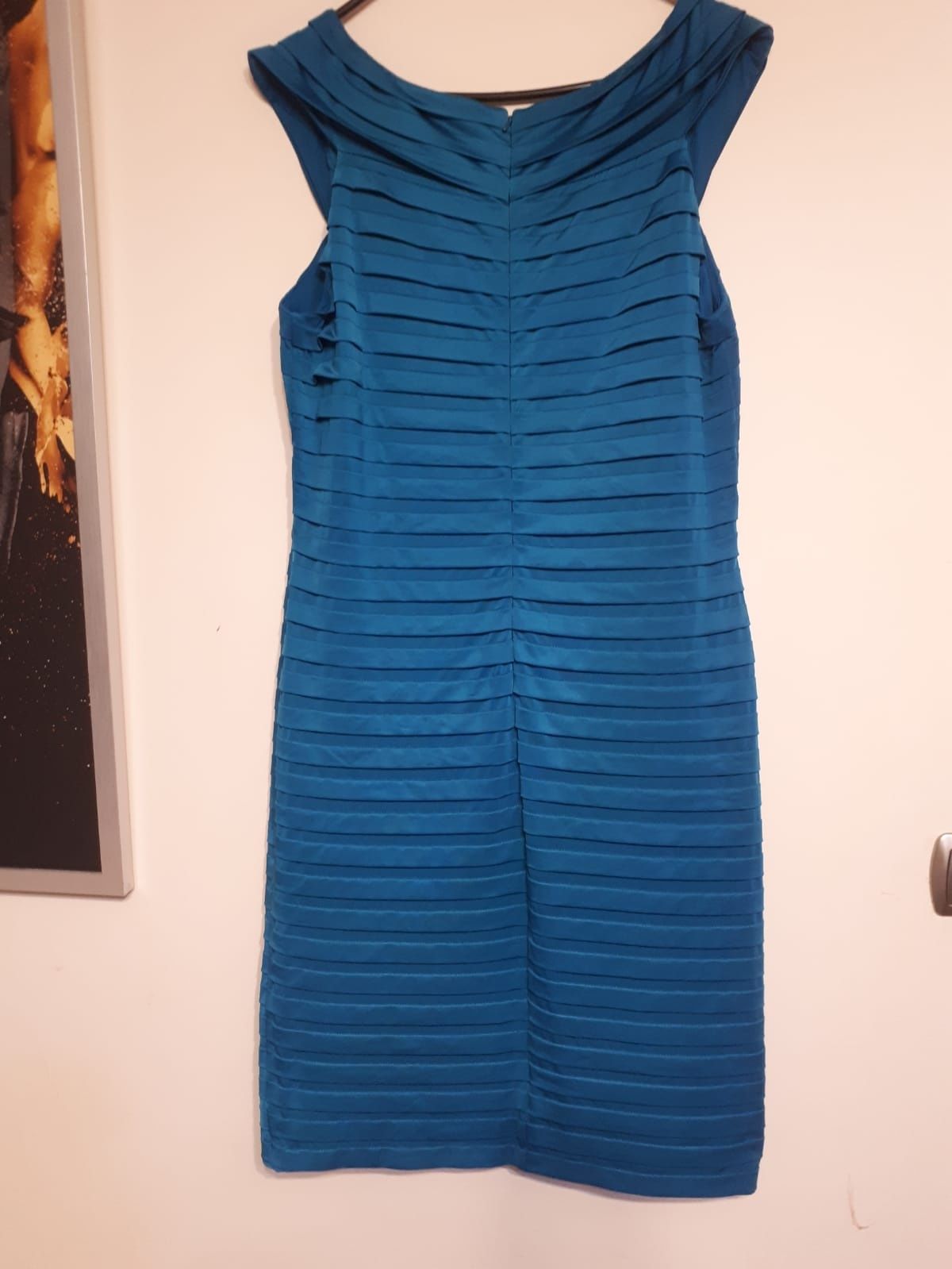 Elegancka wyjściowa  sukienka firmy TEATRO  z lycrą i podszewką  rozmi