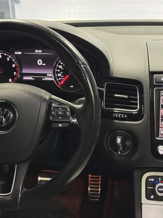 Продам Volkswagen Touareg 3.6 FSI V6 2017