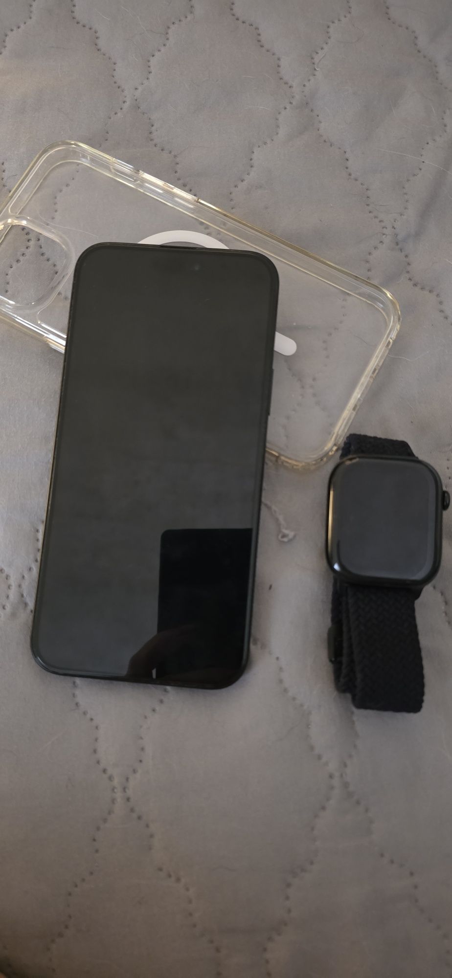 Iphone 15 Plus + apple whatch 10