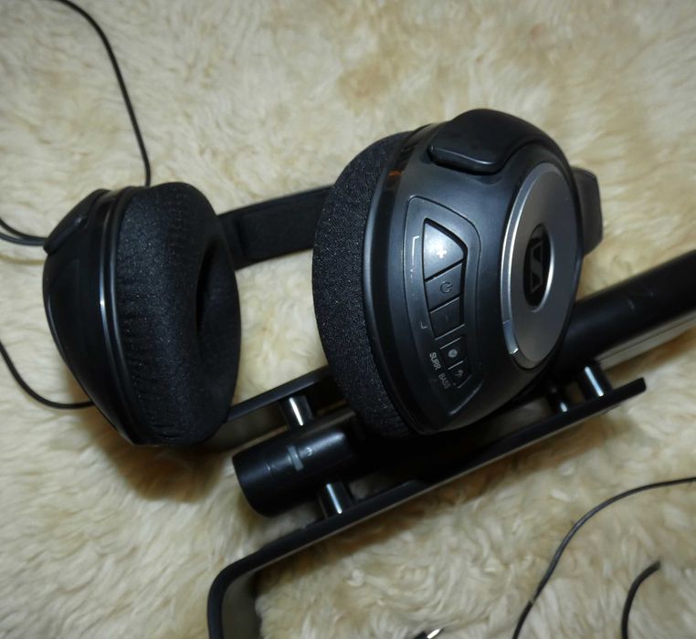 Беспроводные наушники Sennheiser HDR 170 с док станцией