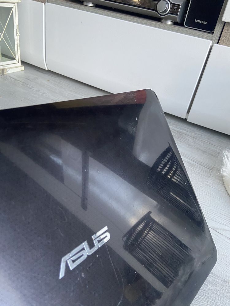 Laptop asus F555L