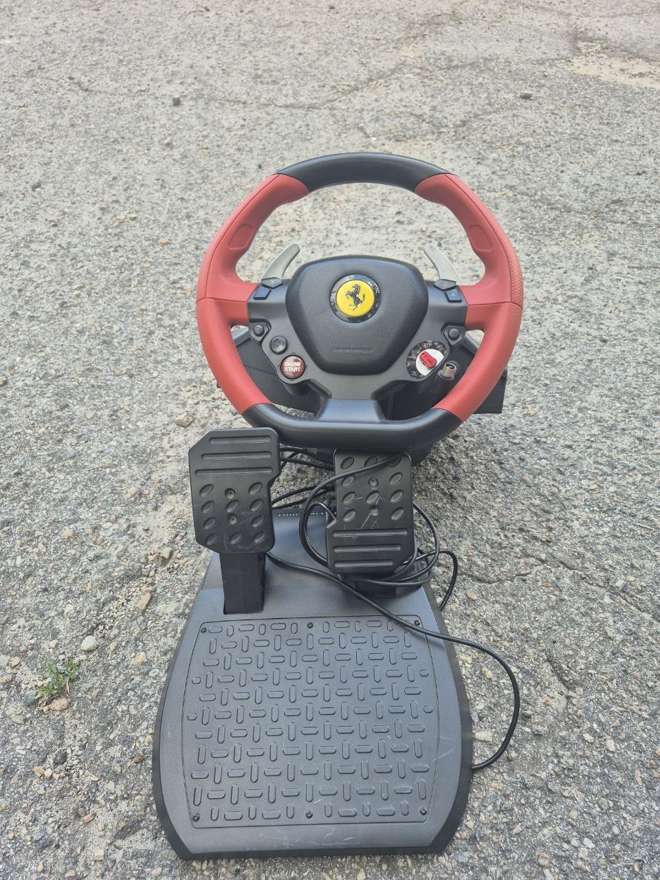 Гоночный руль "Thrustmaster 458 Ferrari"