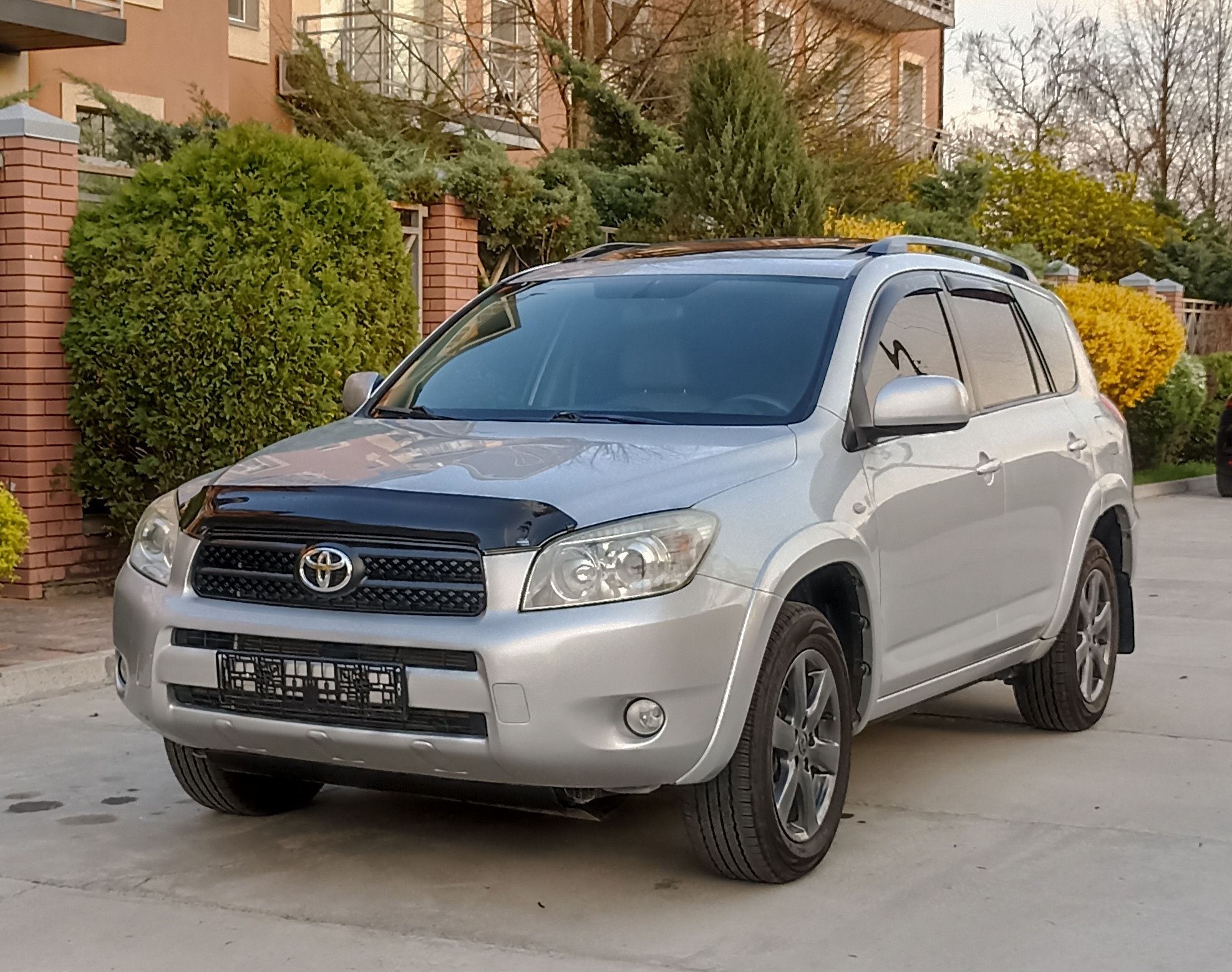 Toyota Rav4 2.4 avtomat gaz/benz