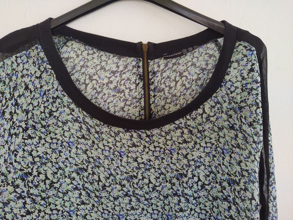 Blusa verde com padrão floral e detalhe nas mangas - Primark - Tam. 42