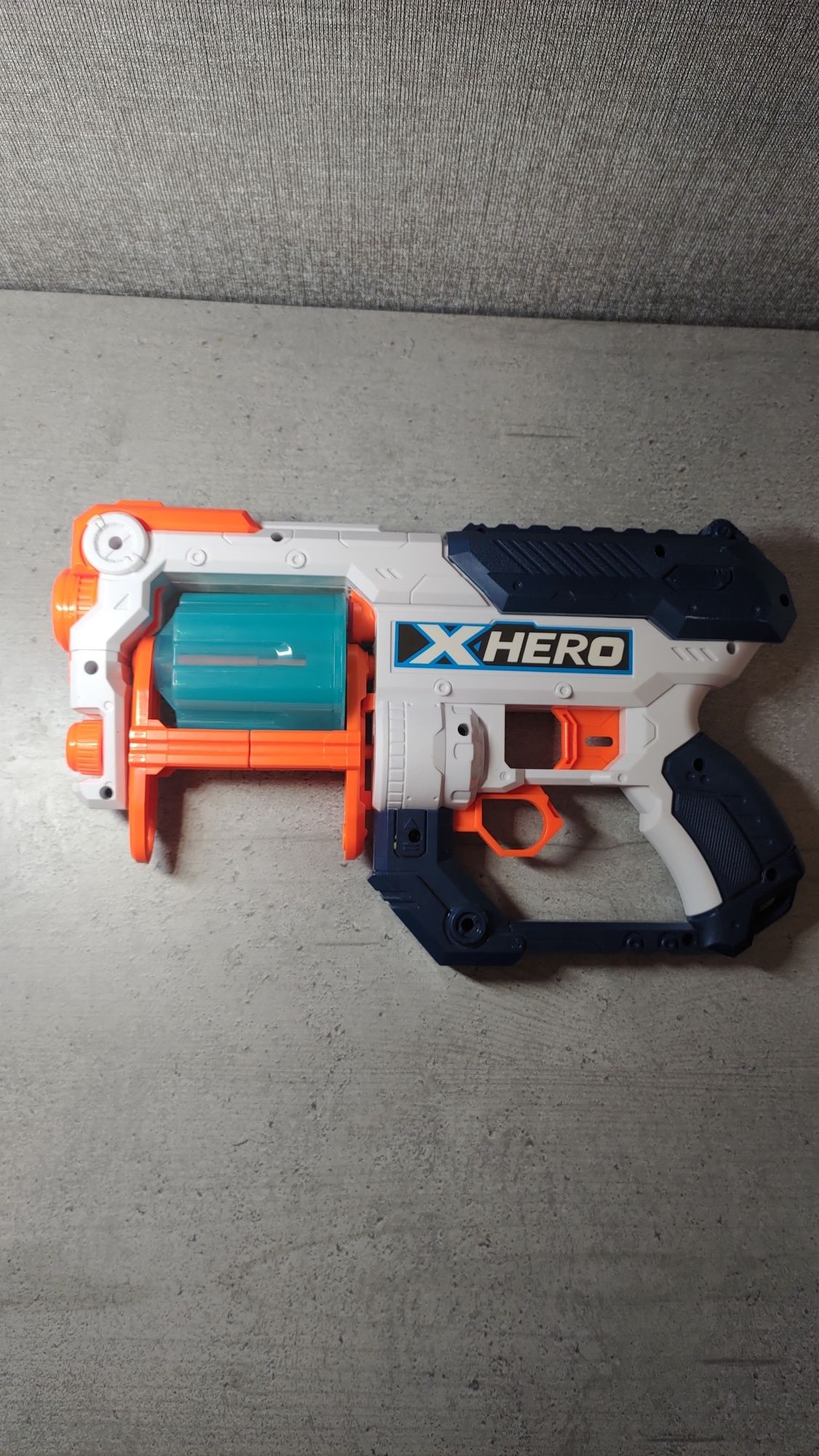 Продам бластер X-hero от nerf