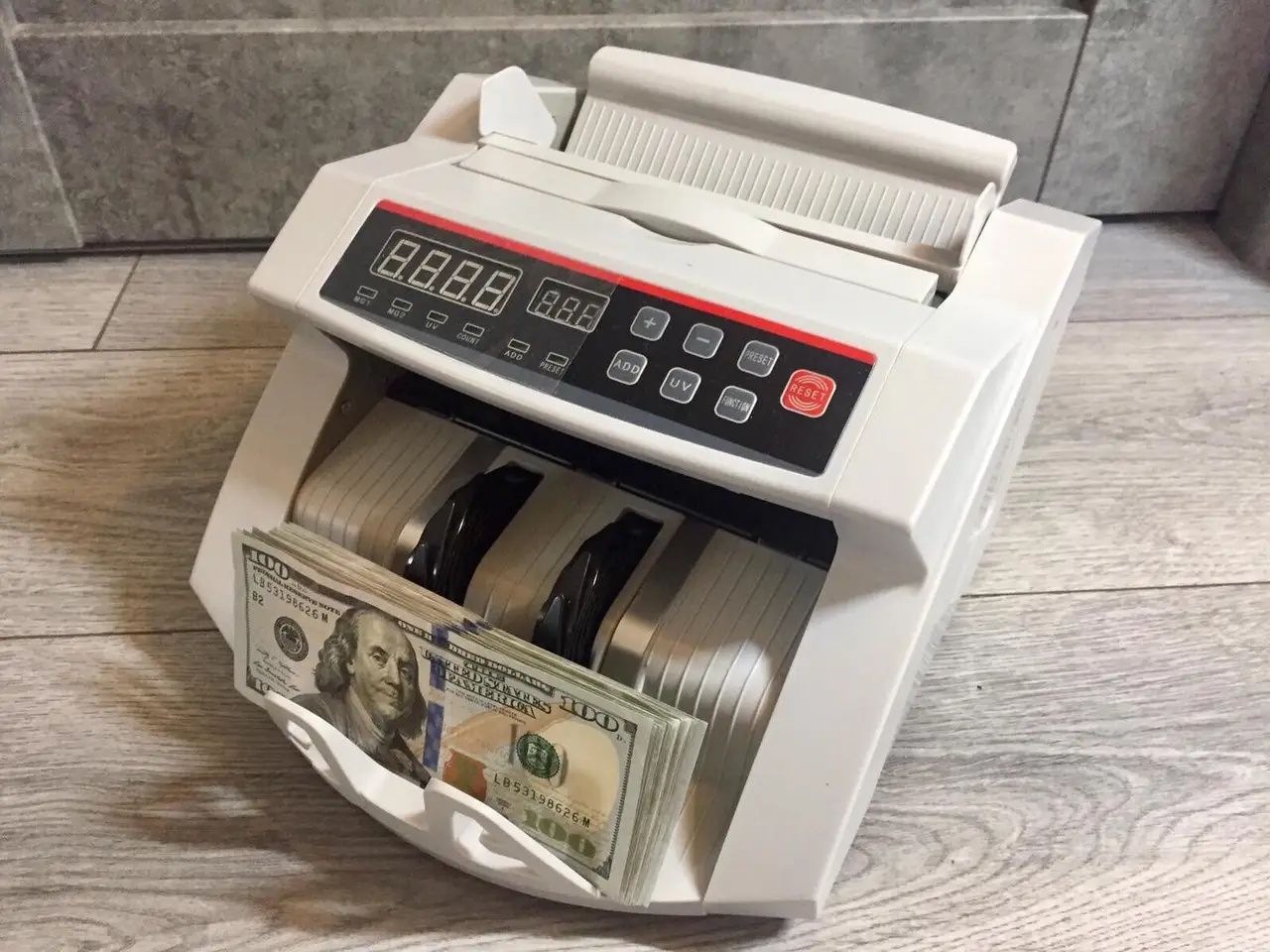 Счетная машинка ,машинка для денег, детектор валюты, счетчик купюр