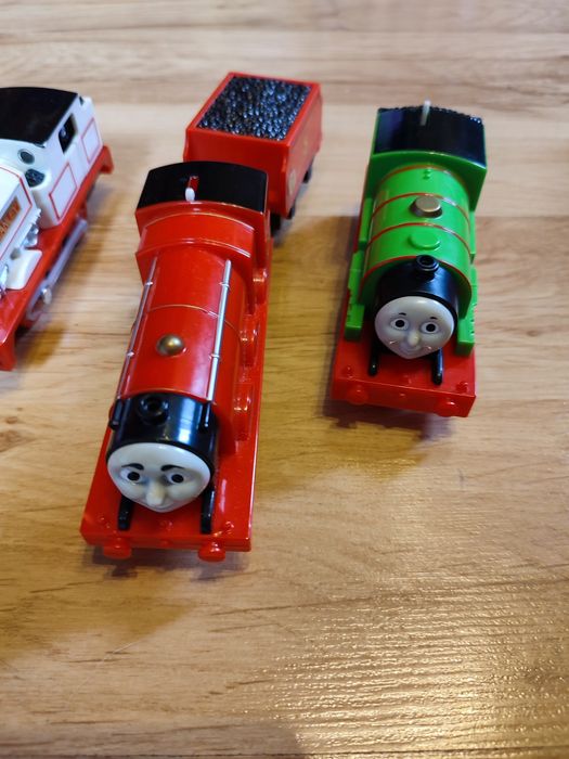 Zestaw pociągów Tomek i przyjaciele Trackmaster na baterie 5 sztuk