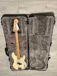 Fender Precsion Bass MADE IN USA
