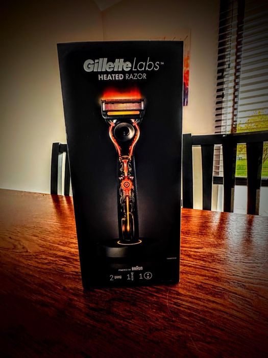 Maszynka podgrzewana Gillette Lada Heated Razor