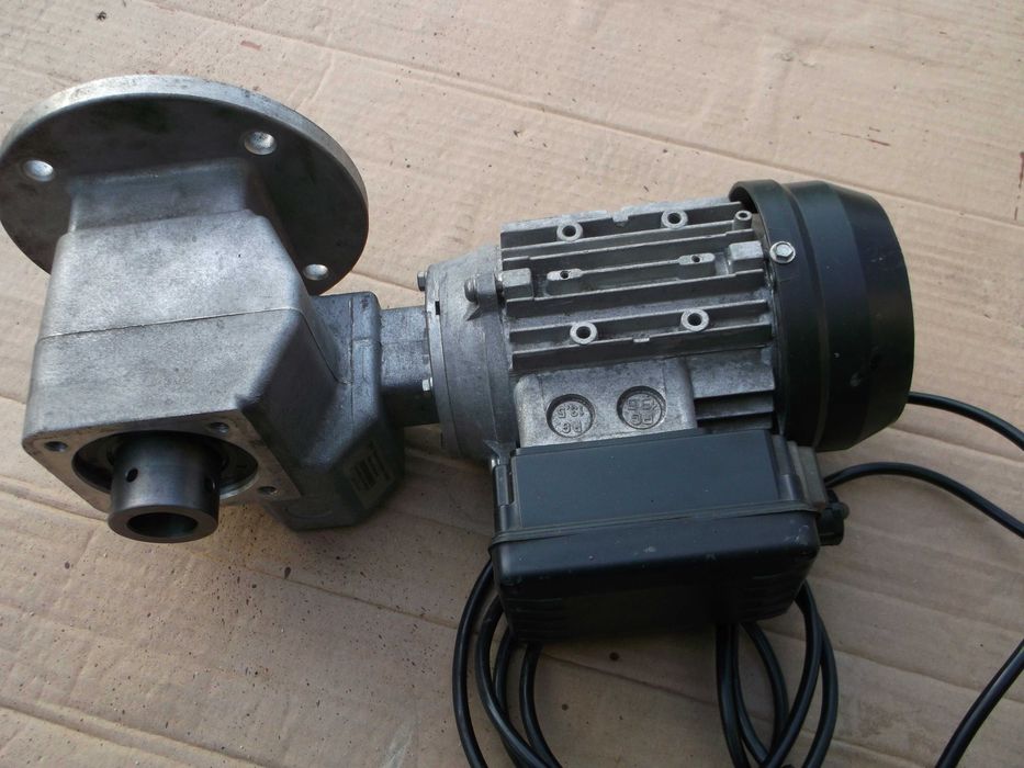 Części od podajnika i pieca na ekogroszek