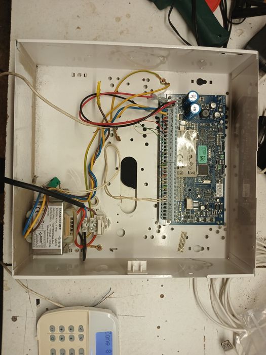 Centrala alarmowa DSC hs2064,klawiatura obudowa, transformator