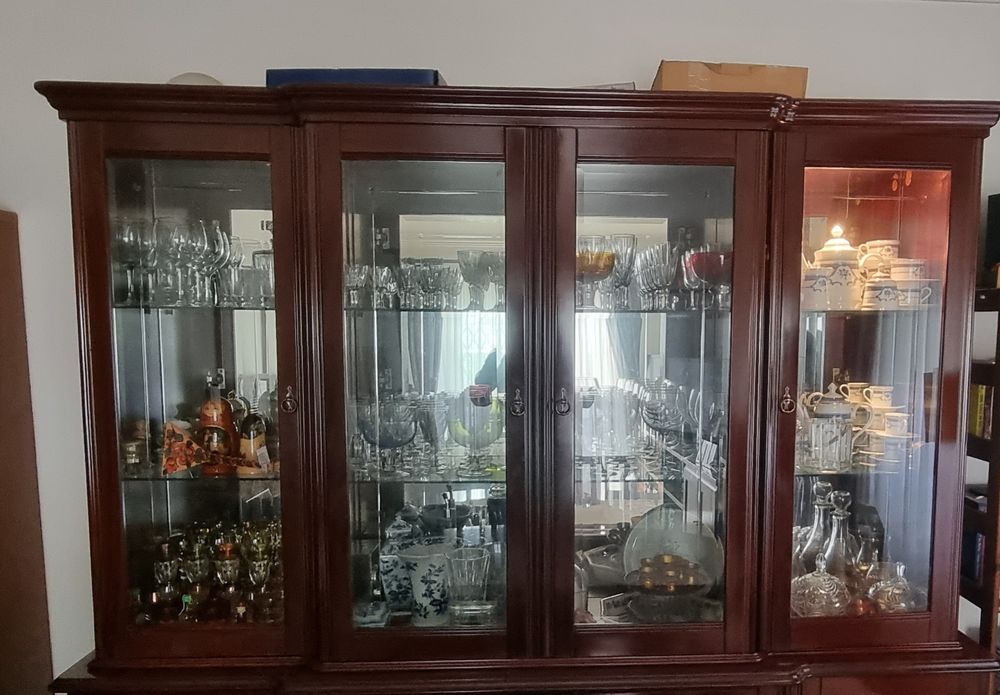 Móvel Cristaleira de Sala