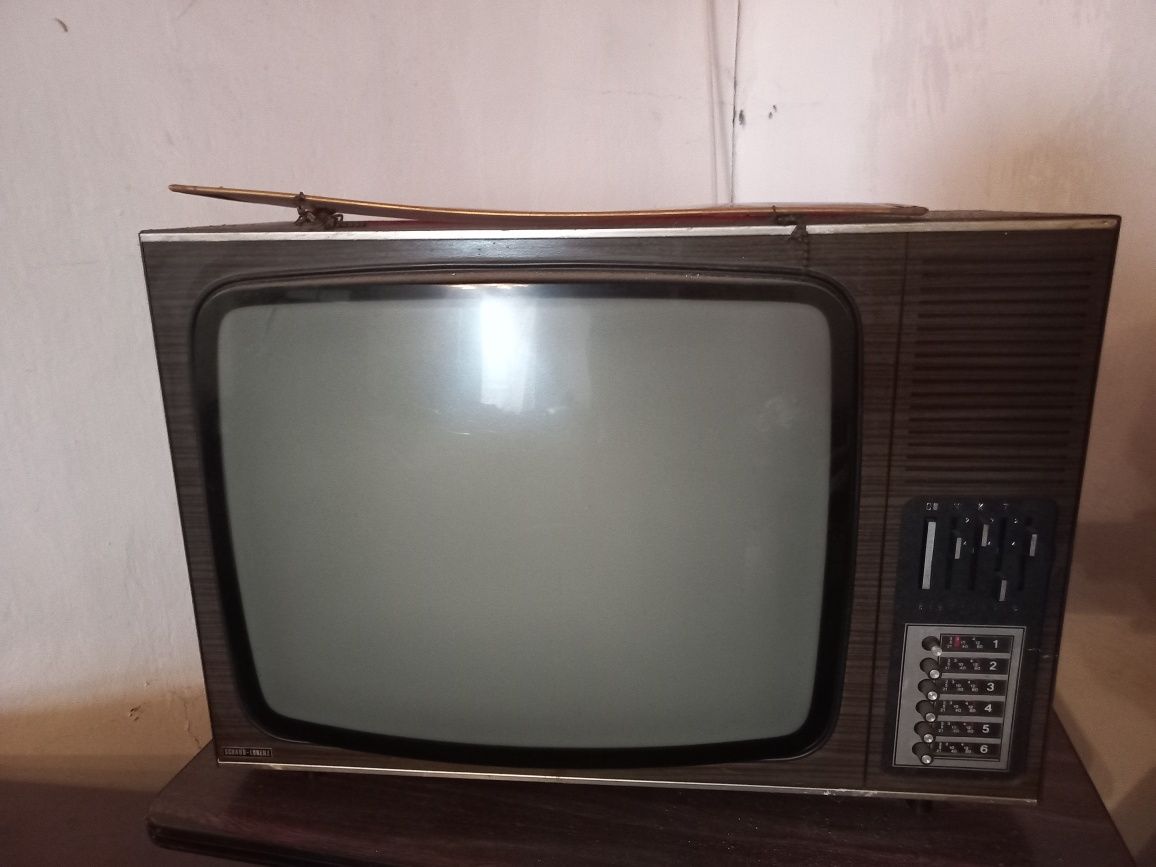 Televisão antiga