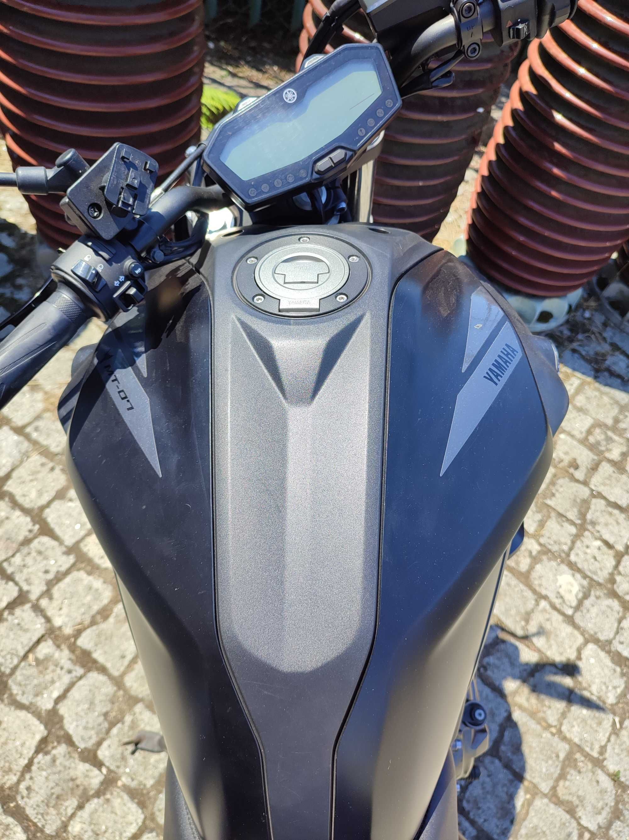 Yamaha MT-07 naked