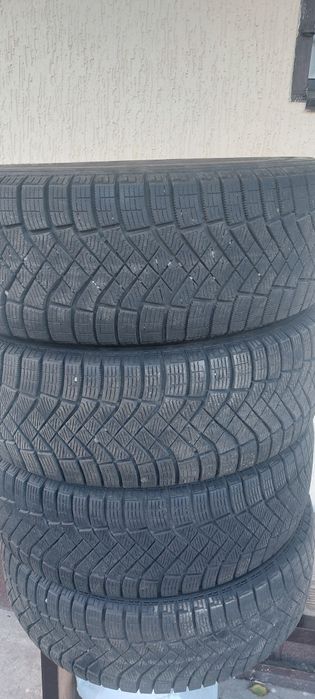 Комплект зимних шины pirelli ice zero FR 225/60 R17 103H XL