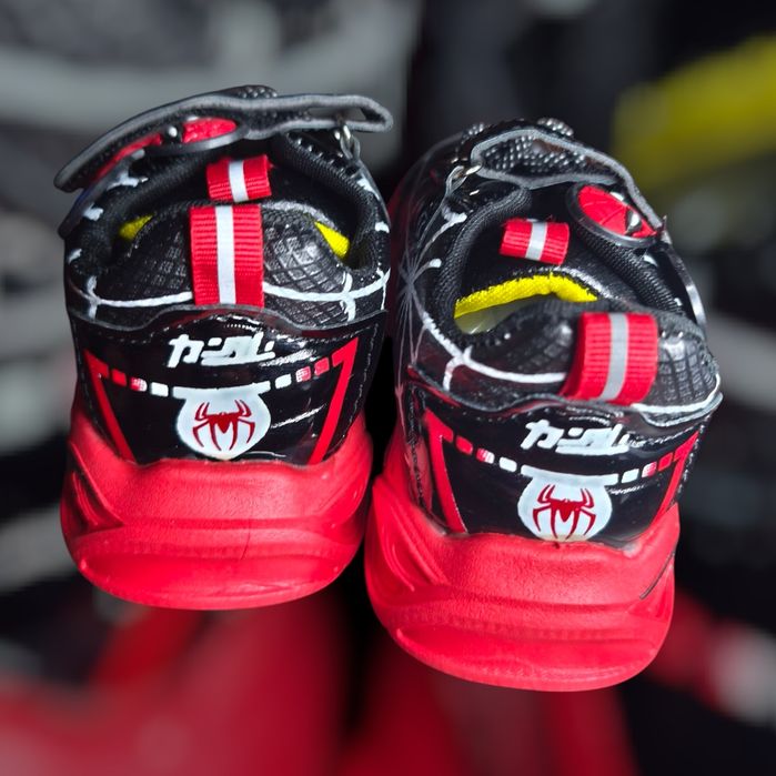 Extra buty Fashion Spider Man, świecące 4 kolory,r. 27 z czerwoną pode