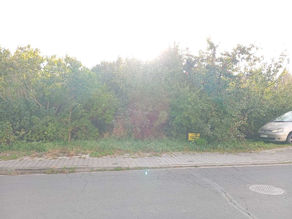 Sprzedam działkę budowlaną o pow. 1100 m2