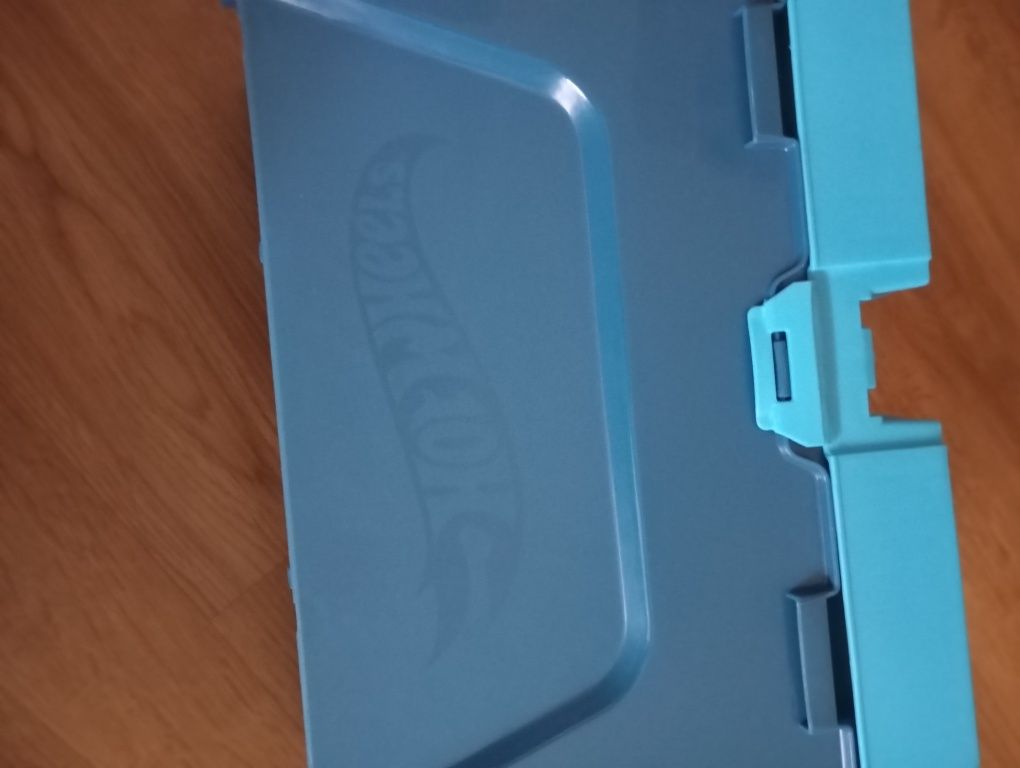 Pista hot wheels com caixa