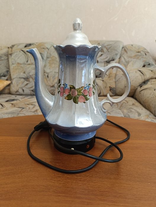 Керамічний електричний чайник