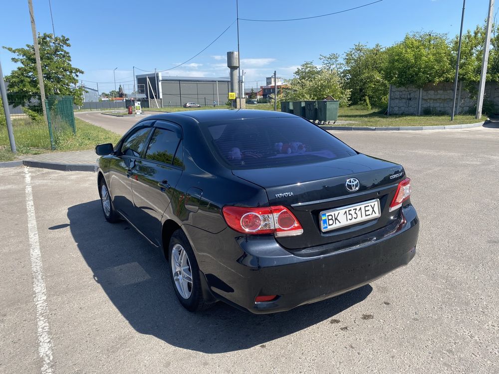 Toyota corolla 2011 рік