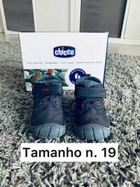 Calçado n. 19 - Botas Chicco bebé