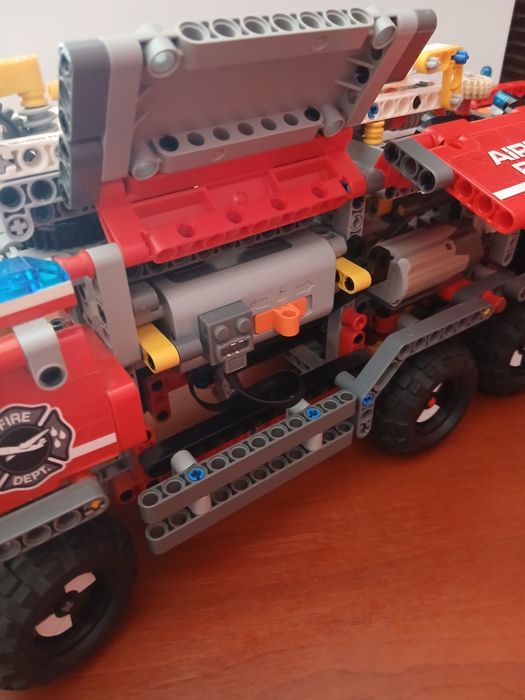 Продам Лего technic 42068 конструктор лего техник