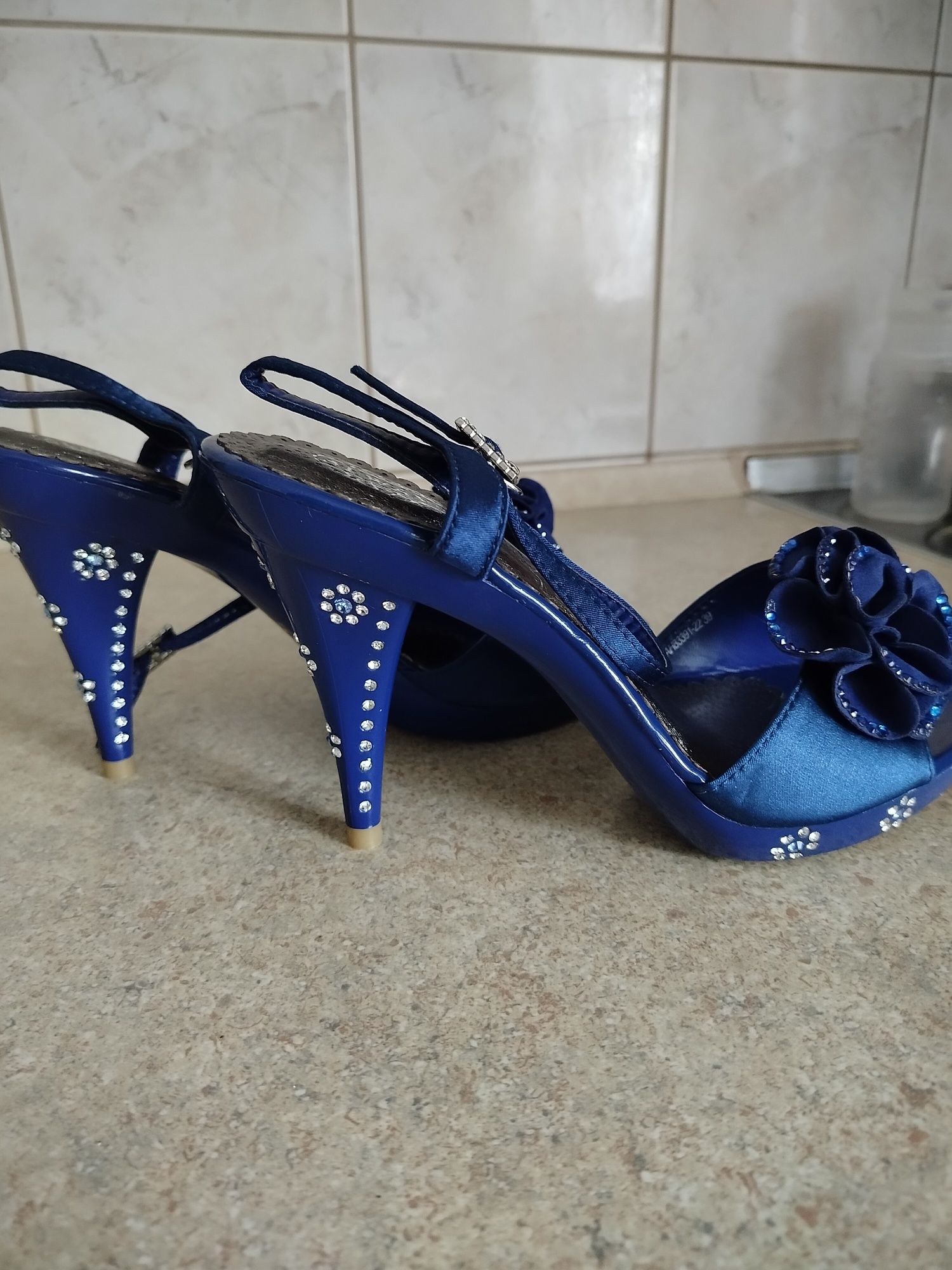 Eleganckie szafirowe buty, NOWE 39