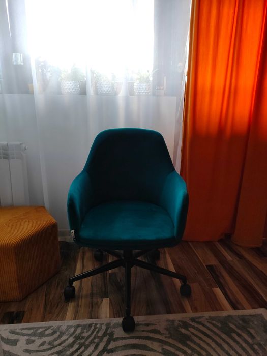 fotel obrotowy welurowy