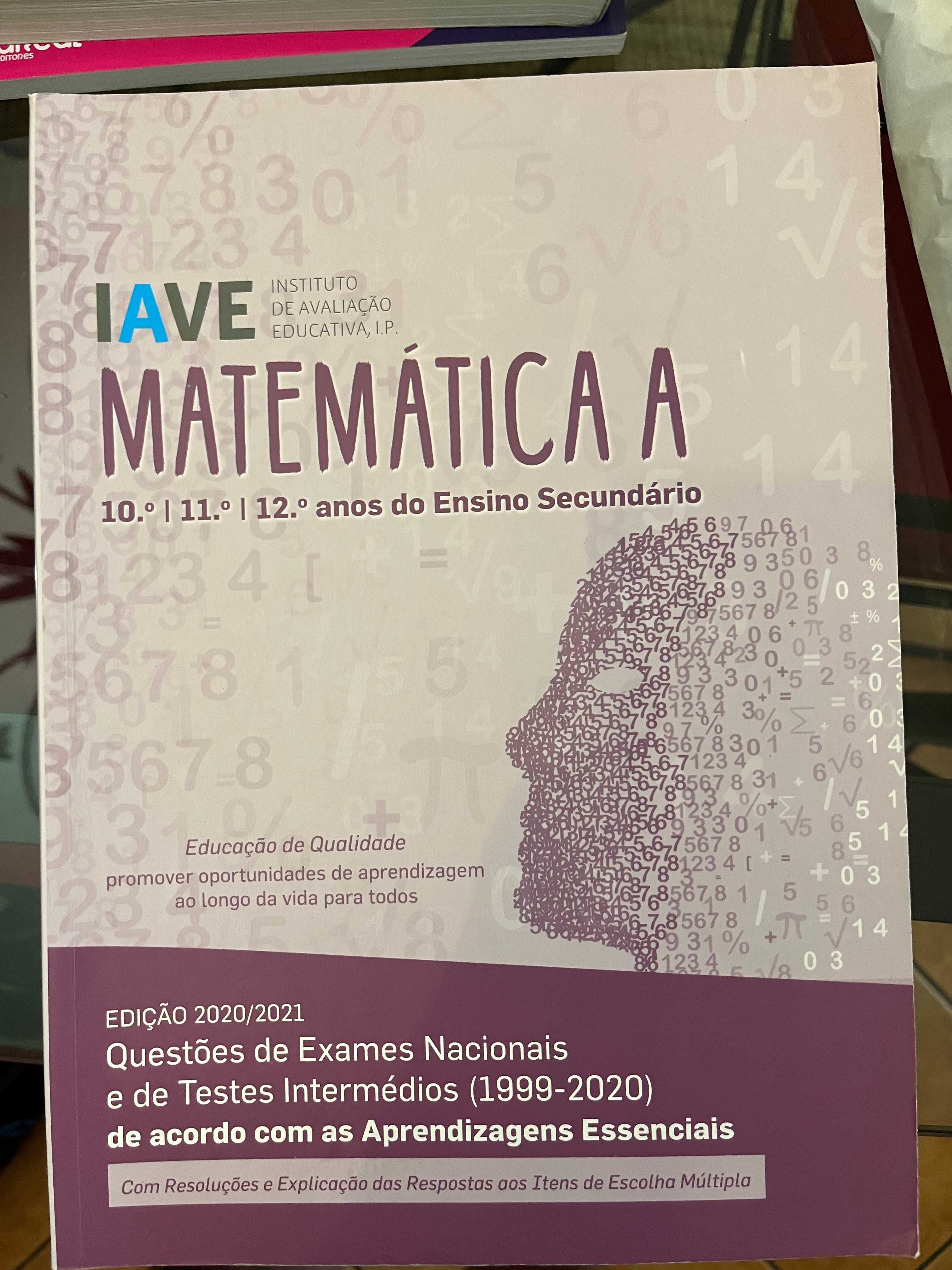 Manuais de Preparação de Exames -  IAVE 12º ANO