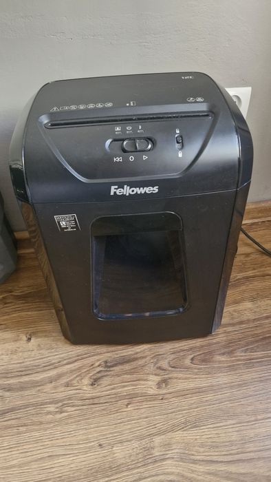 Niszczarka do papieru kart kredytowych fellowes  12c